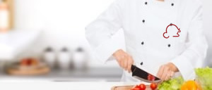 PRECISA-SE DE COZINHEIRA/ AUXILIAR DE COZINHA